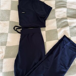 Jaanuu Classic Navy Scrub Set